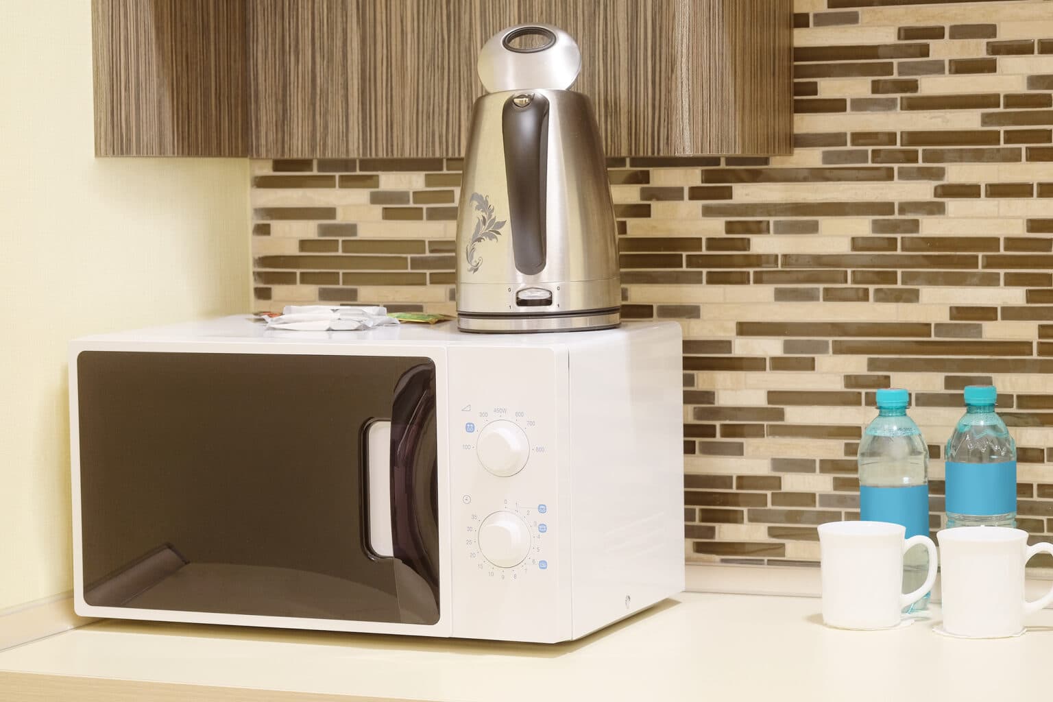 Are Kettles Safe On Top Of Microwaves? My Budget Recipes