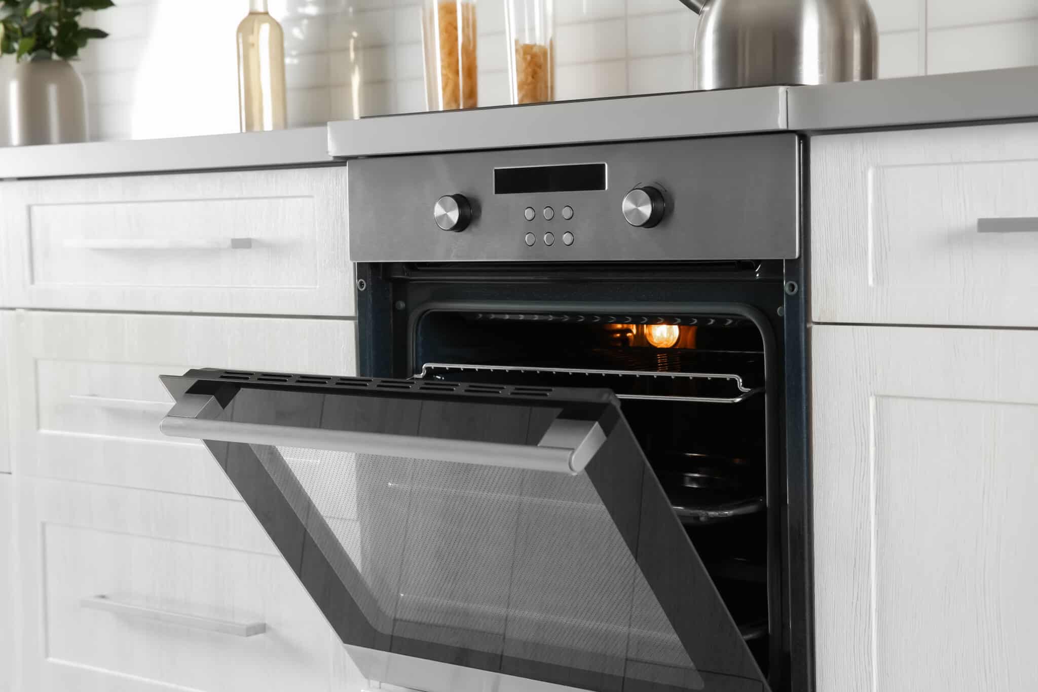 Do Gas Ovens Have Fans? - Fan Assisted Gas Ovens Explained!