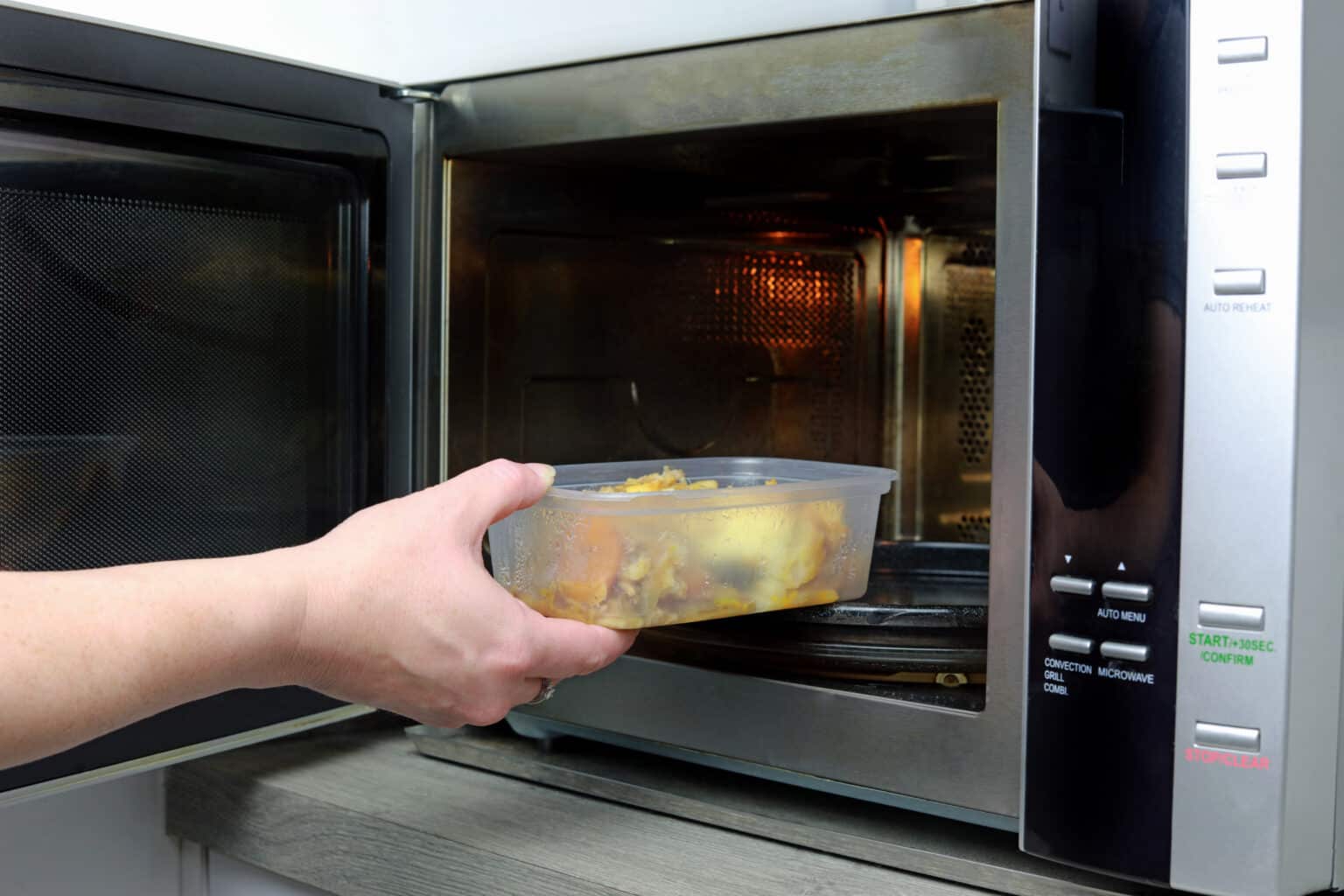 What To Do If Your Microwave Is Leaking Water? My Budget Recipes